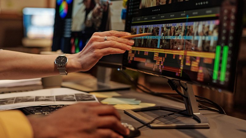 Quay và Dựng Video Đa Dạng: Giải Pháp Hình Ảnh Toàn Diện Cho Mọi Mục Tiêu Của Bạn