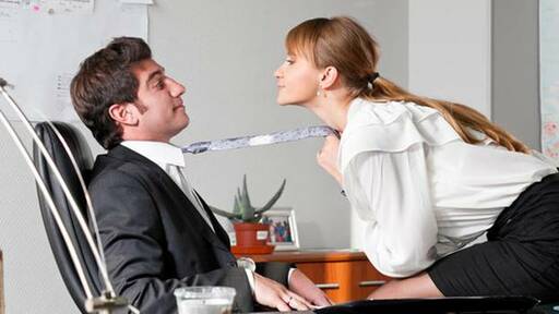 KHI VỢ NGOẠI TÌNH CÔNG SỞ THÌ CÁC ÔNG CHỒNG CẦN LÀM GÌ?