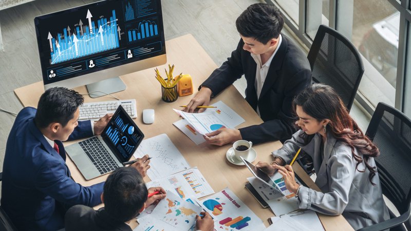 Chi Tiền Tỷ Cho Bộ Máy Nhưng Tiếc Vài Đồng Làm Web: Tư Duy Sắp Phá Sản Của Khối SMEs Việt Nam