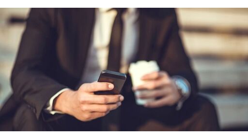 VỢ PHẢI LÀM GÌ KHI PHÁT HIỆN CHỒNG NHẮN TIN VỚI GÁI ??