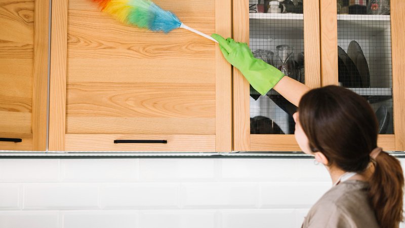 MOVE-IN/OUT CLEANING