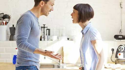 [LỜI KHUYÊN] VỢ CHỒNG KHÔNG HỢP NHAU CÓ NÊN LY HÔN HAY TIẾP TỤC