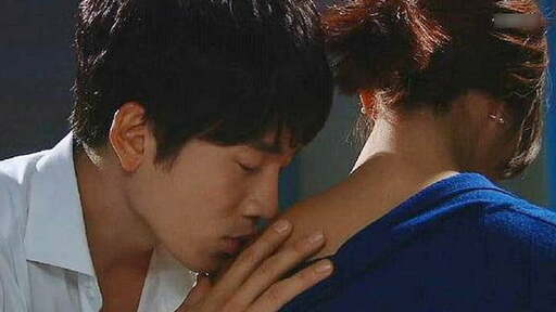 LÀM GÌ KHI BẮT QUẢ TANG CHỒNG NGOẠI TÌNH VỚI VỢ CŨ?